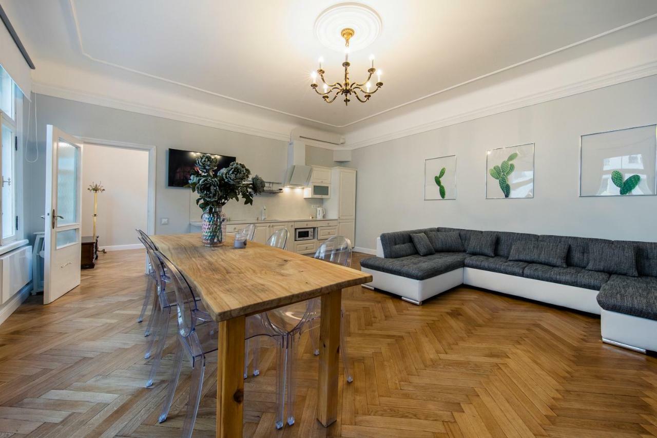 Modern History Apartment ทาลลินน์ ภายนอก รูปภาพ