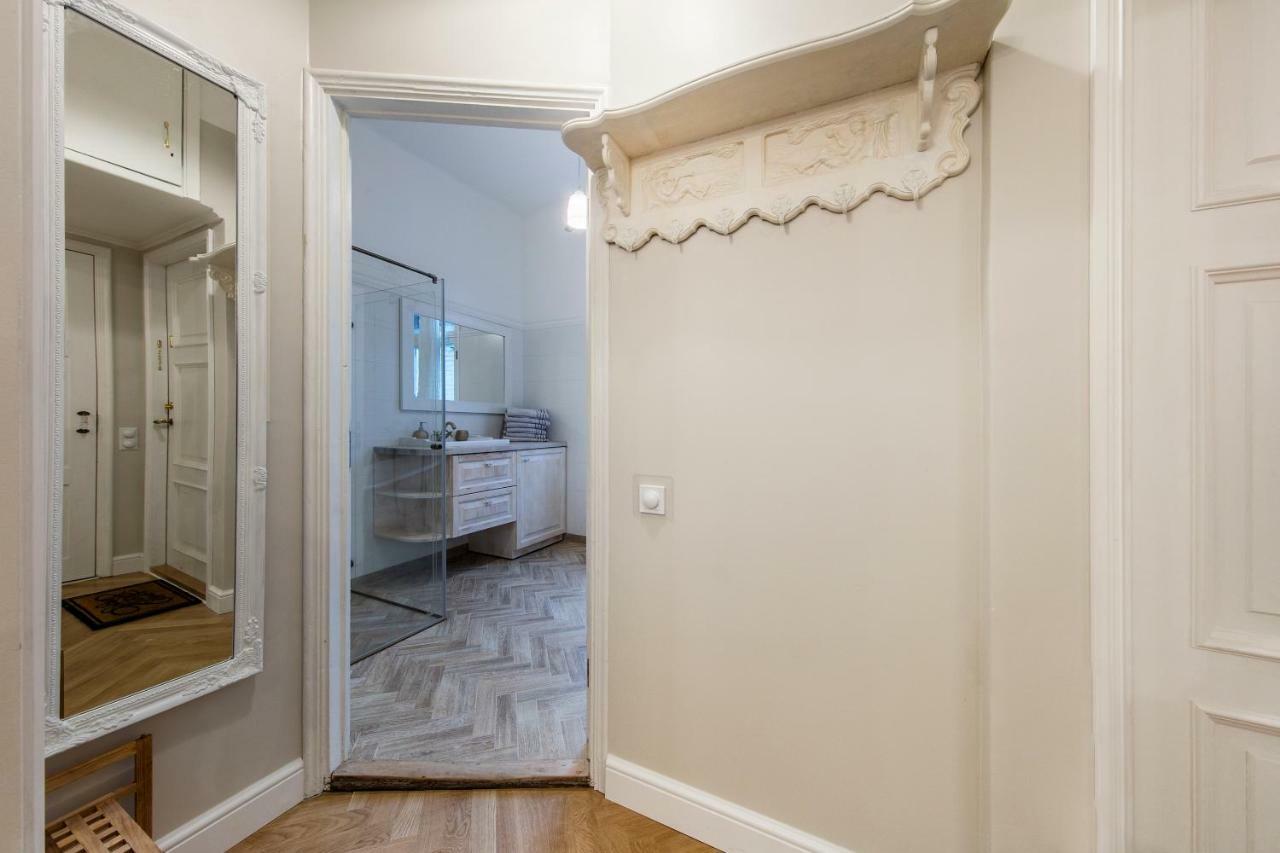 Modern History Apartment ทาลลินน์ ภายนอก รูปภาพ