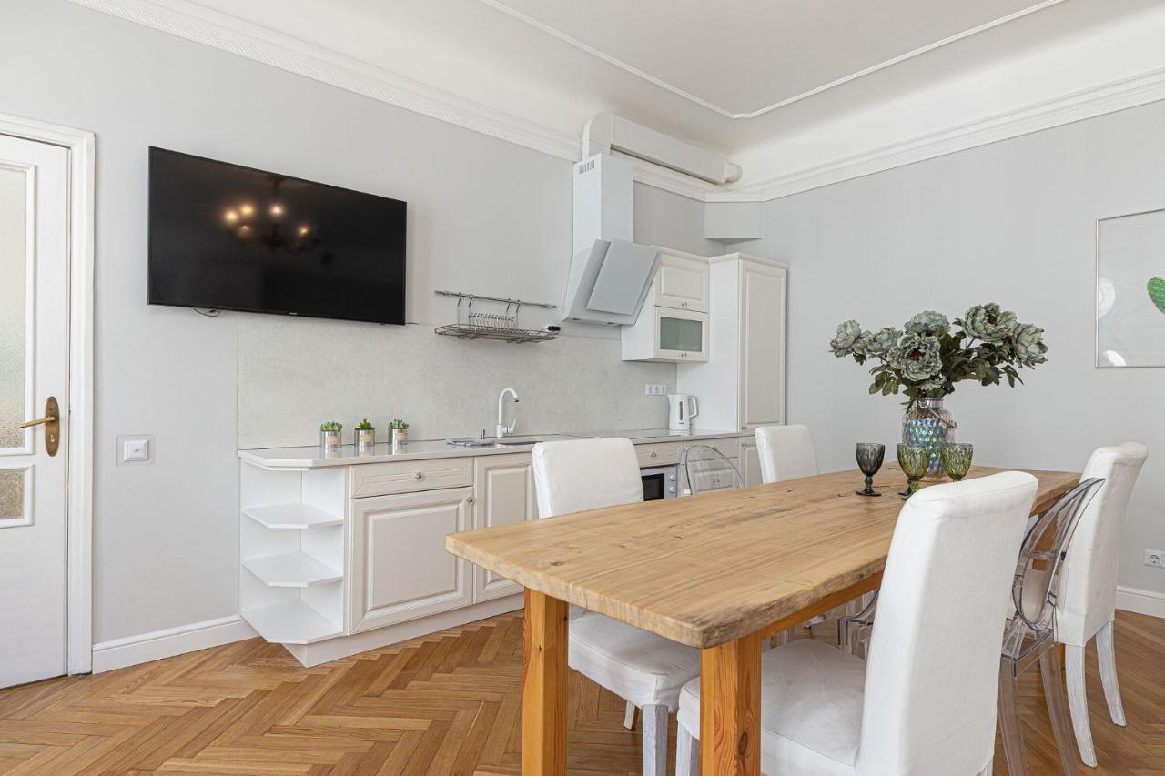Modern History Apartment ทาลลินน์ ภายนอก รูปภาพ