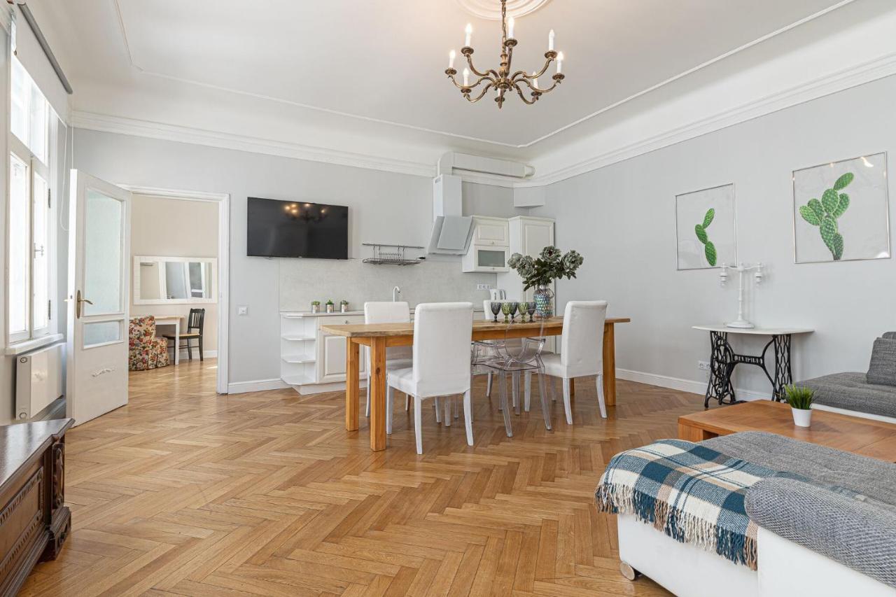 Modern History Apartment ทาลลินน์ ภายนอก รูปภาพ